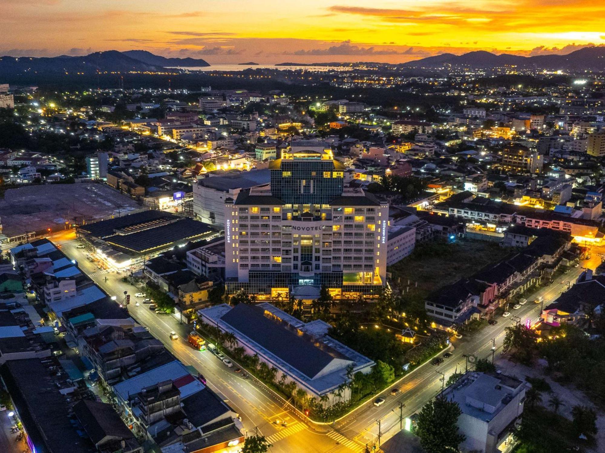 Novotel Phuket City Phokeethra Kültér fotó